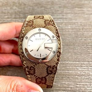 Gucci monogram unisex watch GC